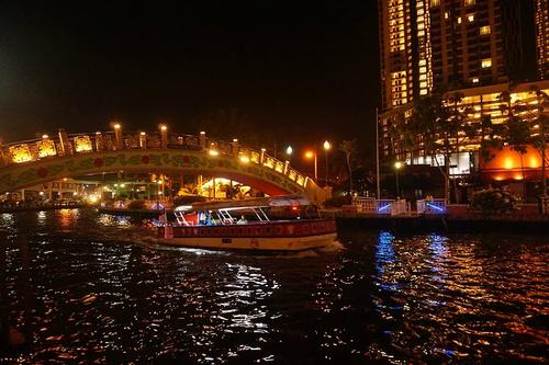特色太陽能路燈充電樁廠商叮囑你:LED路燈桿怎么輔助搞定車和路的協(xié)同?-明思維照明